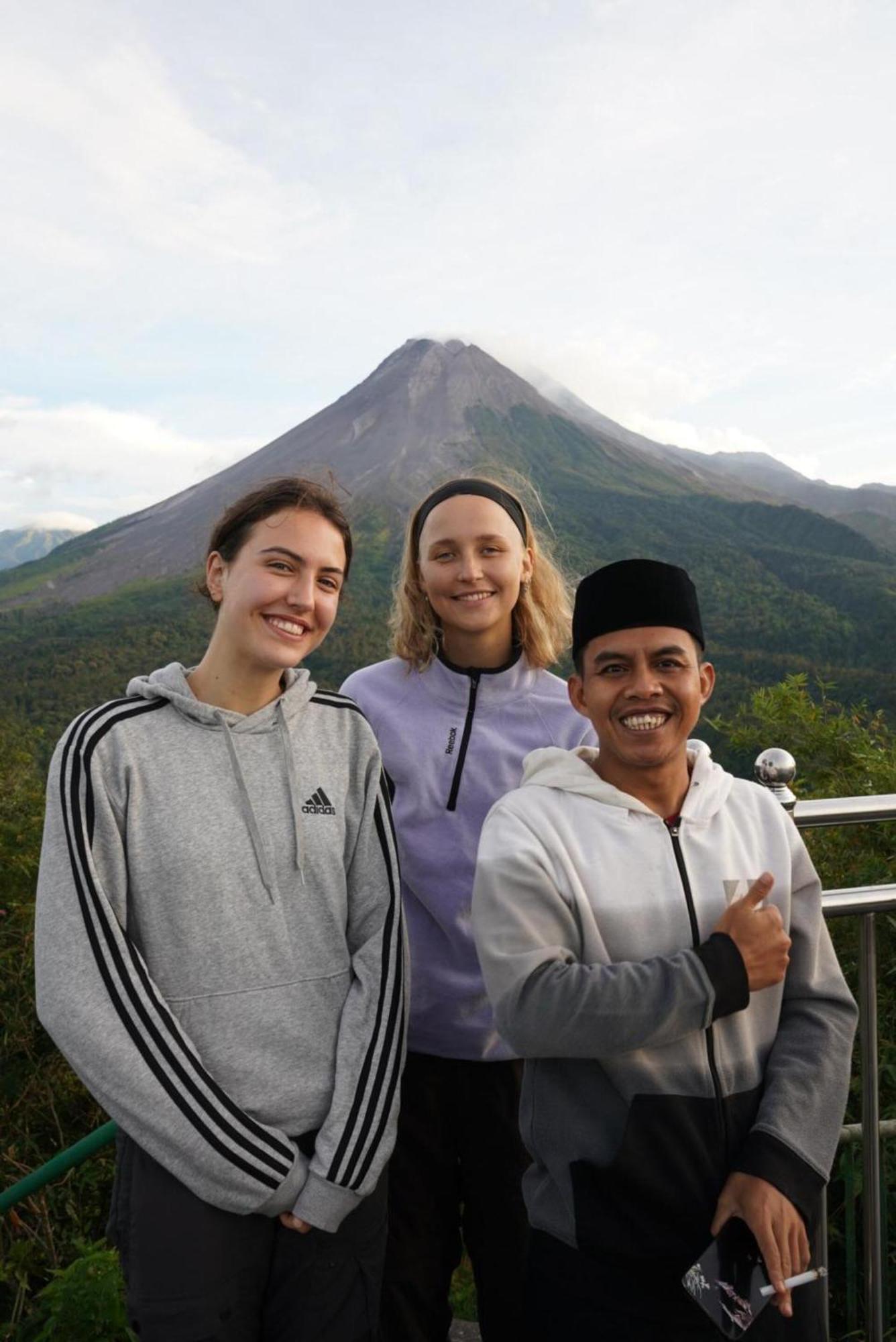 Laura'S Backpacker 523 Yogyakarta Exterior foto